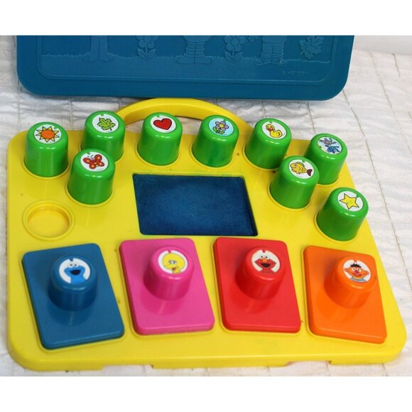 VTG 1993 Sesame Street Stamping Kit 13 Stamp Ink Pad Heart Sun Flower Bug Friend - Picture 6 of 8